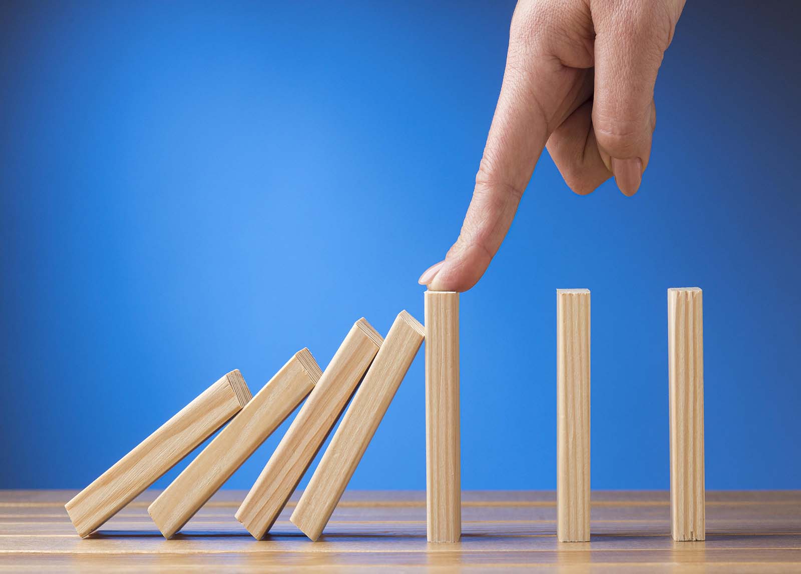  Risk Management in Organizations: How to Prepare and Respond to Crises إدارة المخاطر في المؤسسات: كيفية الاستعداد والتصدي للأزم